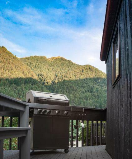 Central, Modern Loft Style Home - 2 Min Walk From Town Queenstown Exterior foto